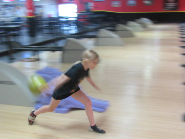 Free bowling offered for Riverbend youth - Vimarsana News