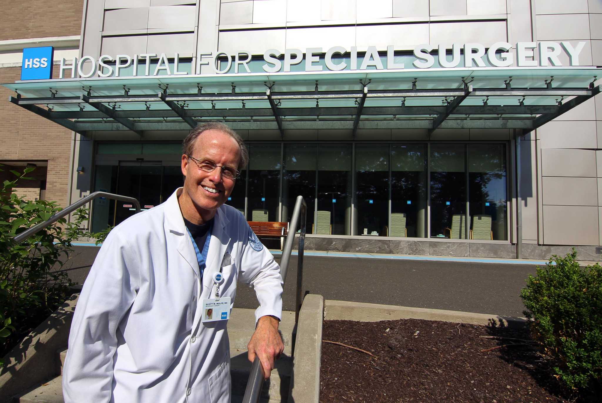 A CT doctor performed the first total wrist replacement surgery, culminating 30 years of work - Vimarsana News