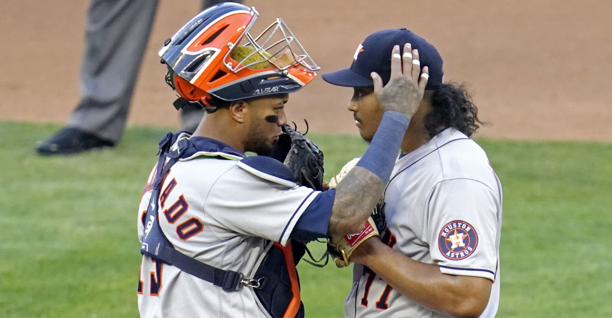 MINNEAPOLIS, MN - APRIL 09: Minnesota Twins first baseman Miguel