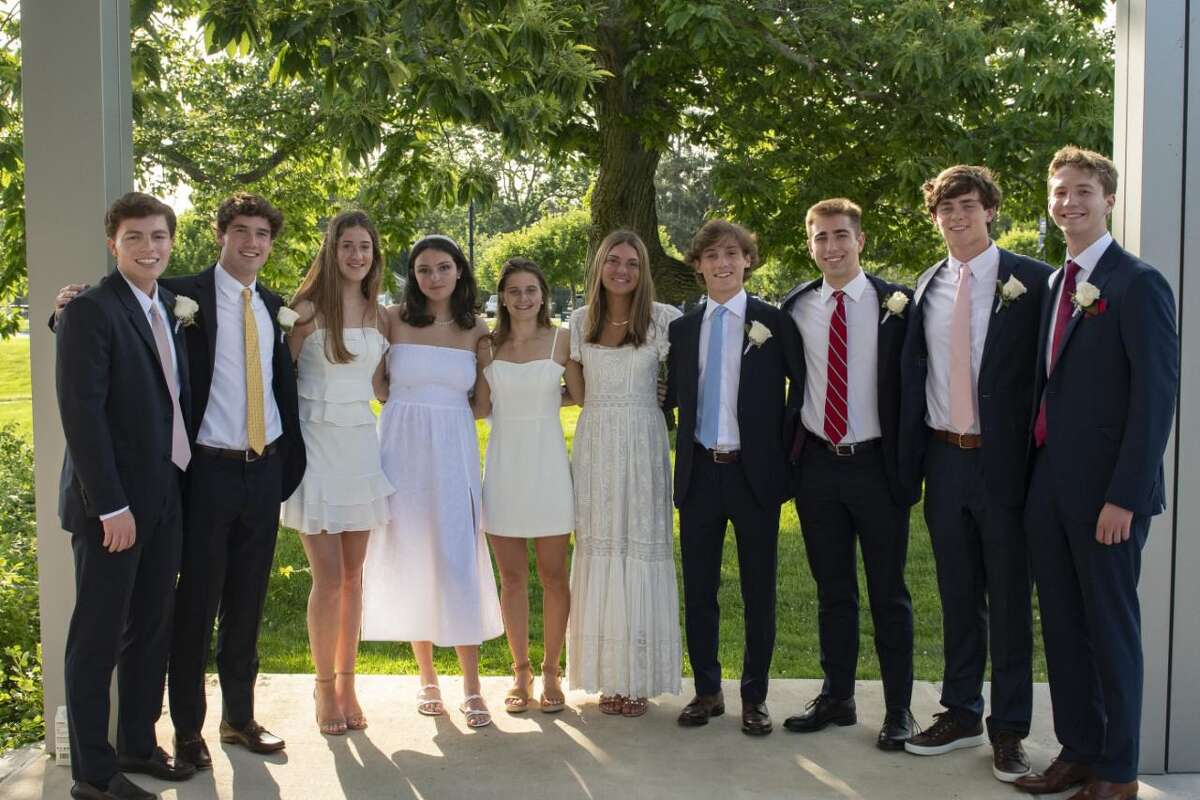 Darien residents, from left, Grant Goodrick, Aidan Murphy, Peyton Reynertson, Bella Bohnsack, Keely O'Shea, Caitlin Pasierb, Will Magrone, Will, Sarbinowski, Jack Grills, and Ryan Howard graduated from Green Farms Academy on June 10, 2021.