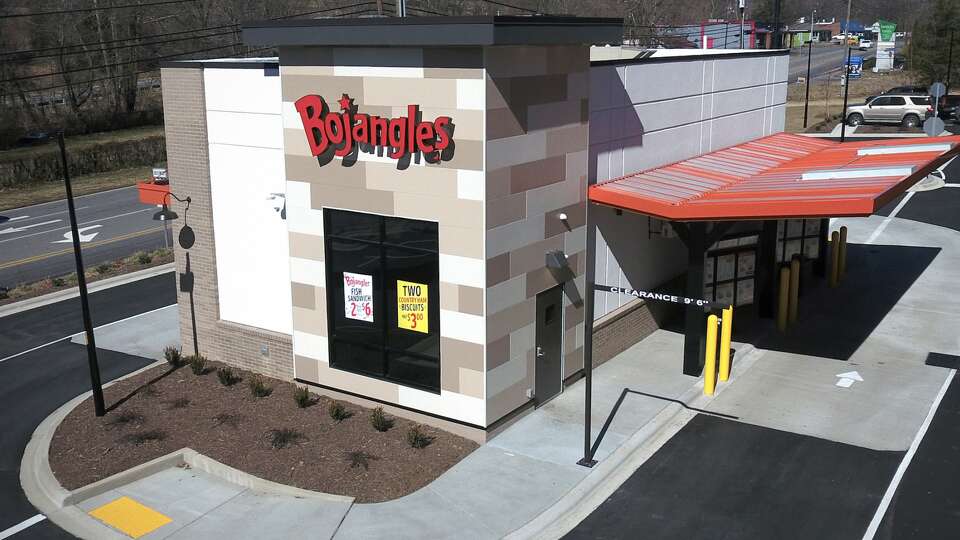 Southeastern fried chicken chain, Bojangles has announced it will expand to Texas with three new franchises including a stop in Houston. 