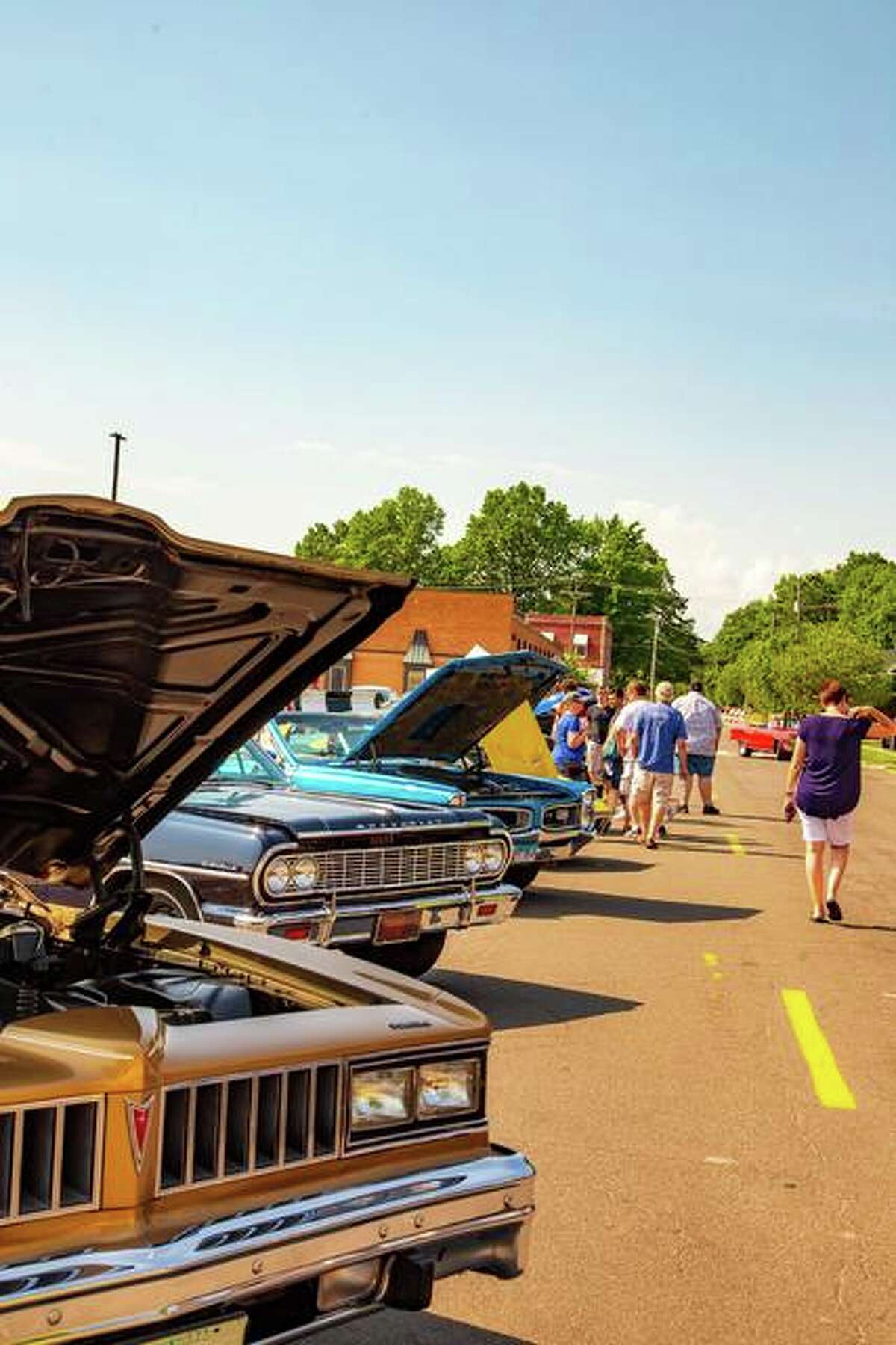 Community, classic cars Edwardsville Route 66 Festival brings out the