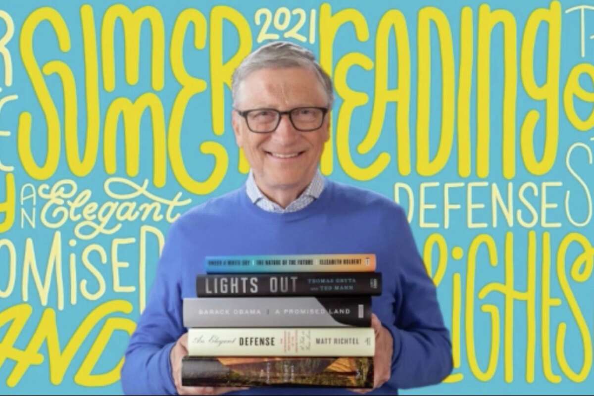 These are the 5 books that Bill Gates recommends you read this summer