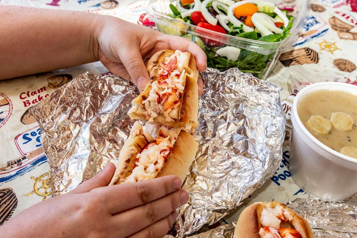 List of ‘America’s 30 Best Lobster Rolls’ features two from CT