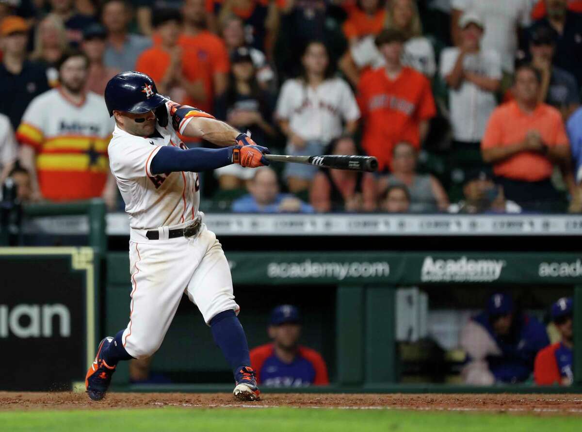 Jose Altuve exits game against Marlins after fouling pitch off his shin in  1st inning - Newsday