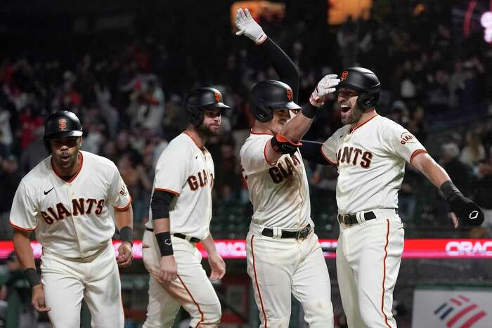 Buster Posey downplays possibility of coaching in MLB – KNBR