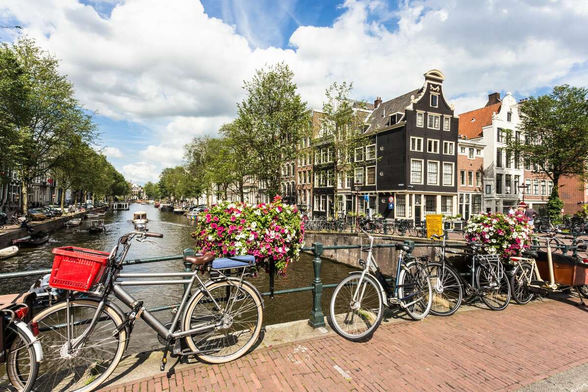 амстердам летом