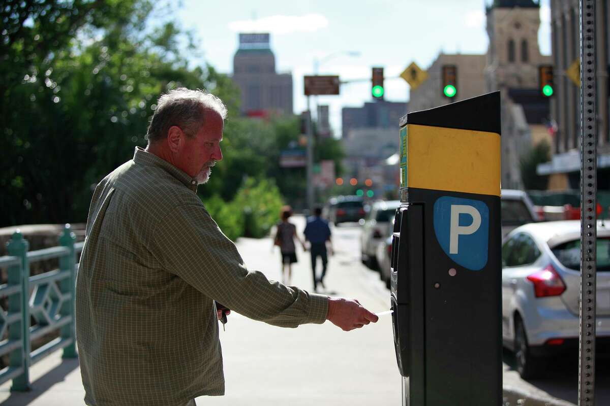 A reader vents about the lack of free parking downtown on Sundays.