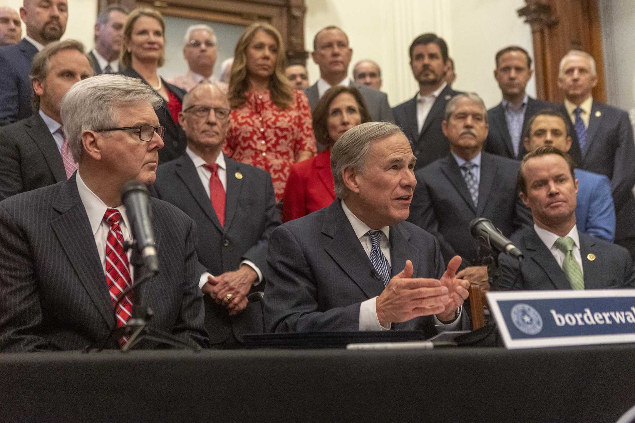 Top Texas Republicans plan to spend $250M for border wall, crowdsource ...