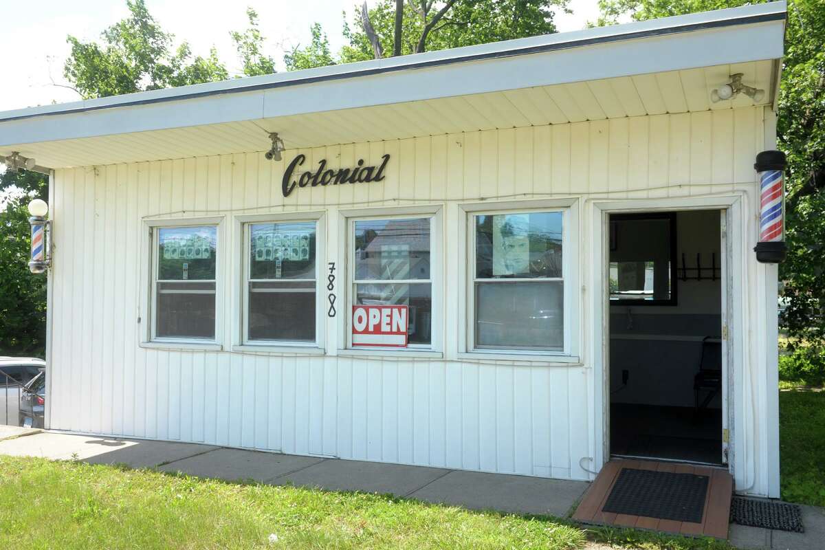 Part Of The Family Longtime Fairfield Barber Retiring After Serving   1200x0 