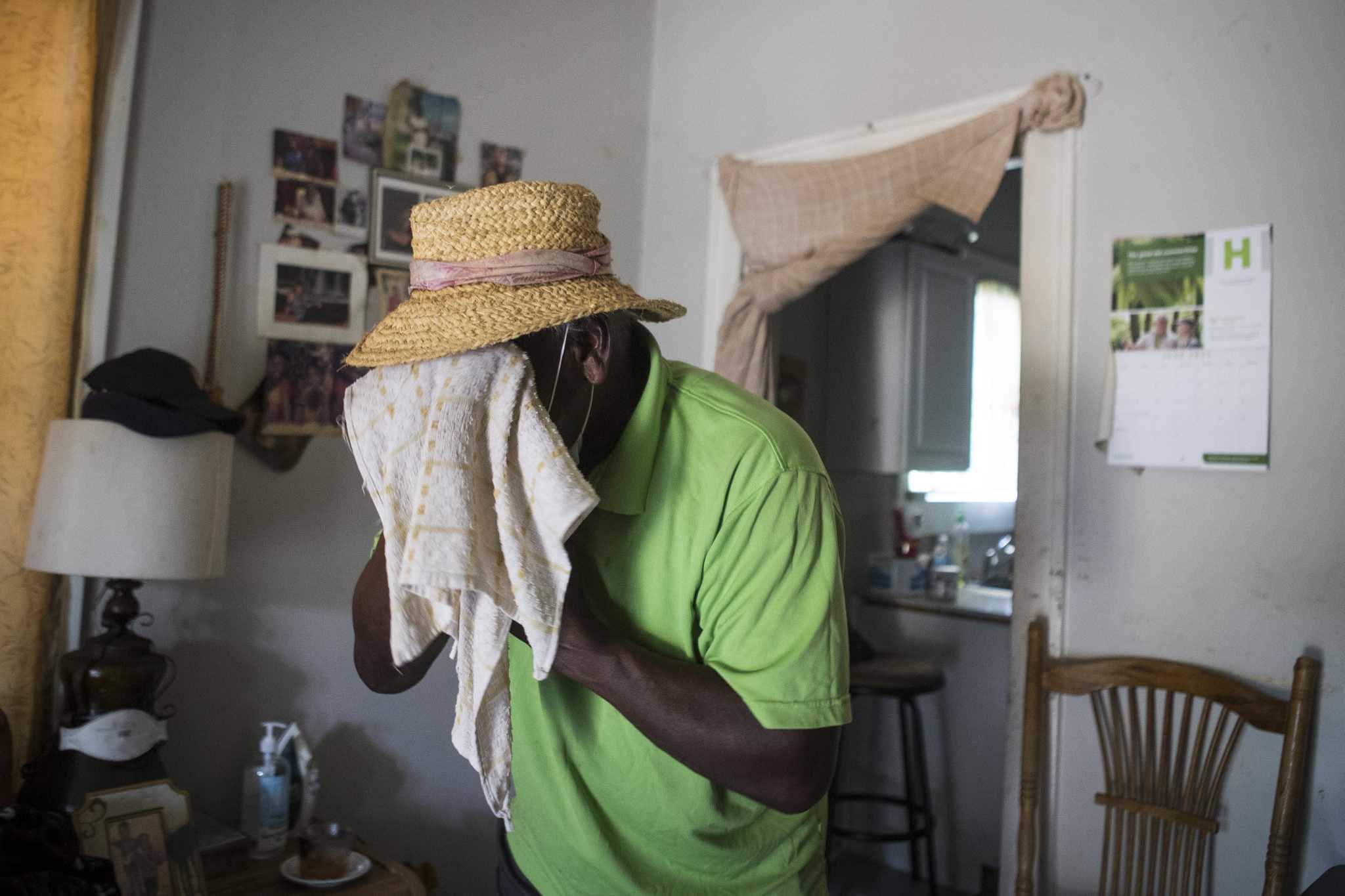 'Already at our doorstep': Houston heat wave drives home the inequality of climate change - Houston Chronicle