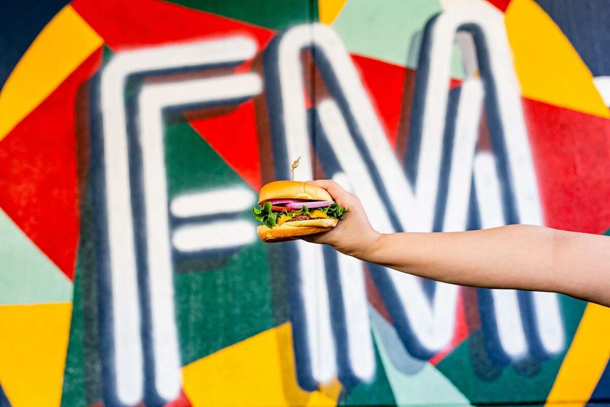 PKL Social brings new outdoor patio, pickleball courts to Houston