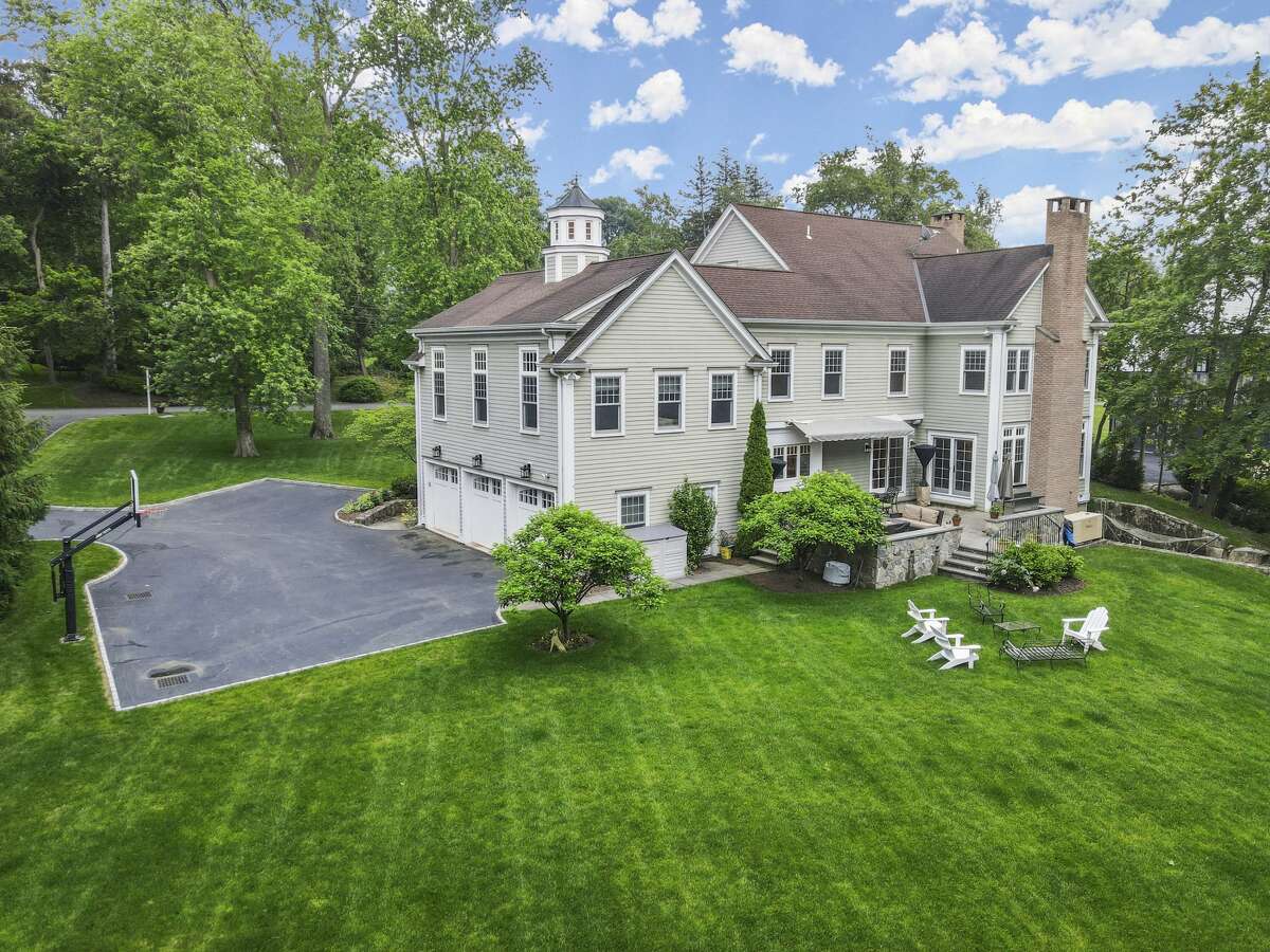 Report ‘Howard Stern Show’ producer 'Baba Booey' lists Connecticut