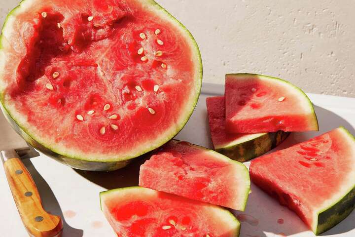 How to pick a perfectly ripe watermelon, cantaloupe or honeydew melon ...