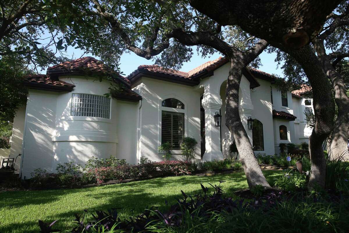 Renovation of San Antonio 1990s Deerfield home revamped the kitchen