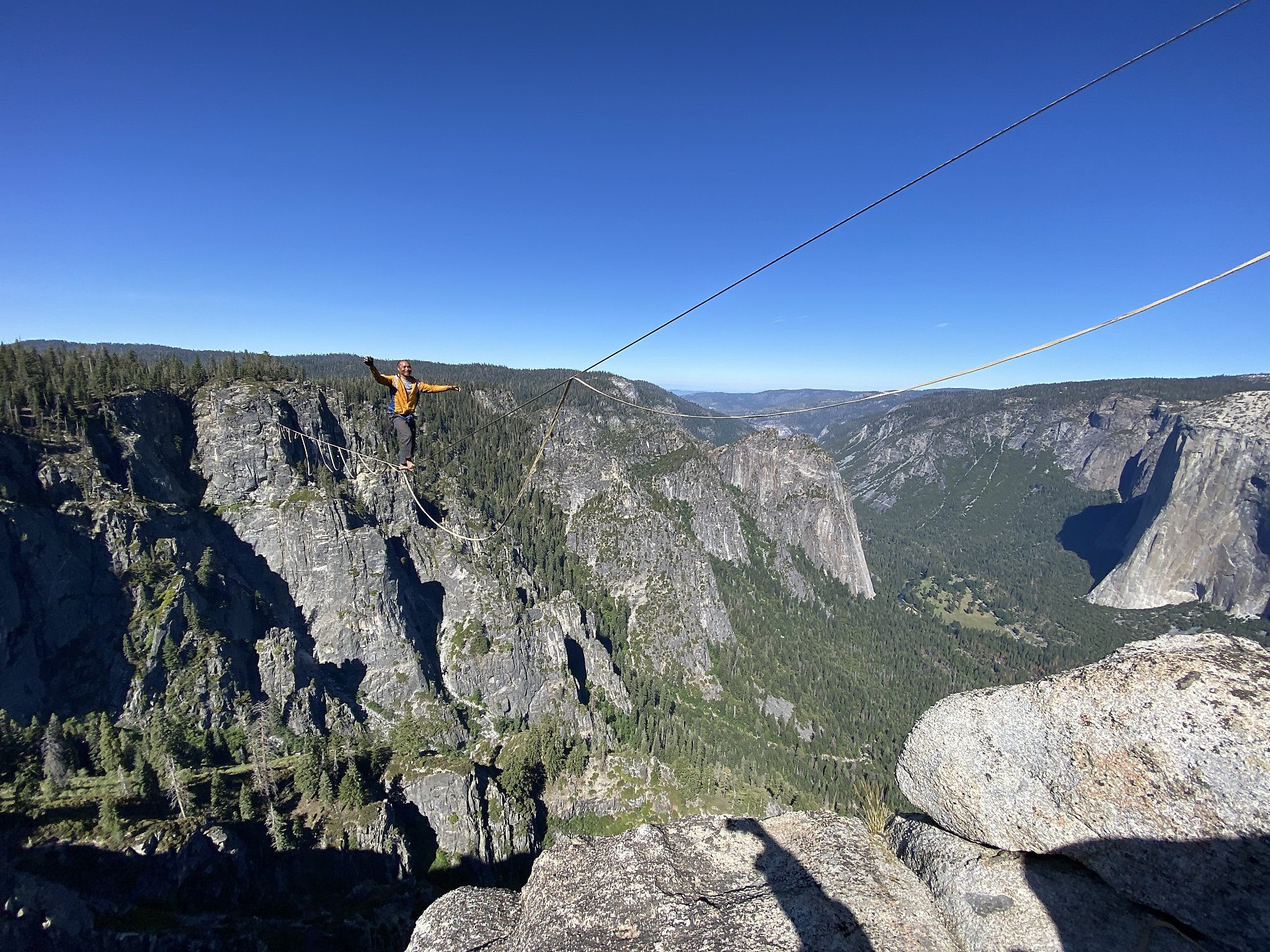 yosemite-highlining-tight-rope-walk