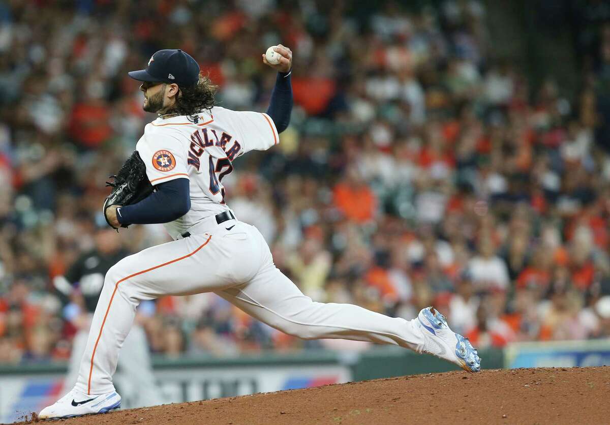 7th straight win puts Astros in first place