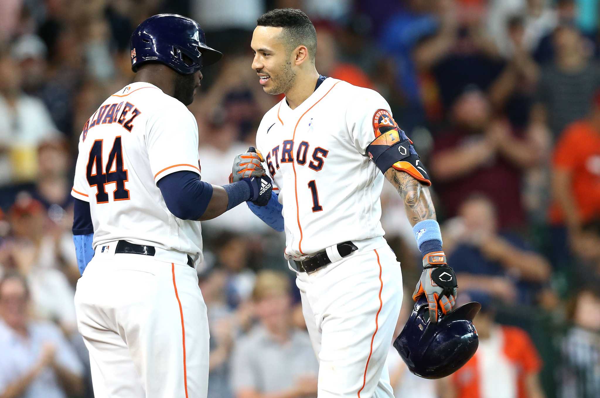 7th straight win puts Astros in first place