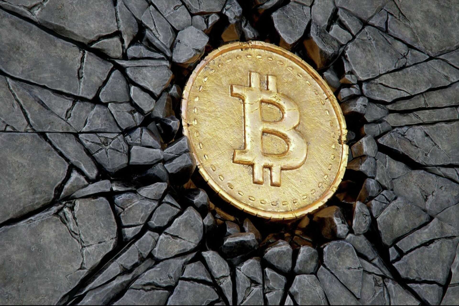 Bitcoin Plunges More Than 11% After China Bans Cryptocurrency Mining