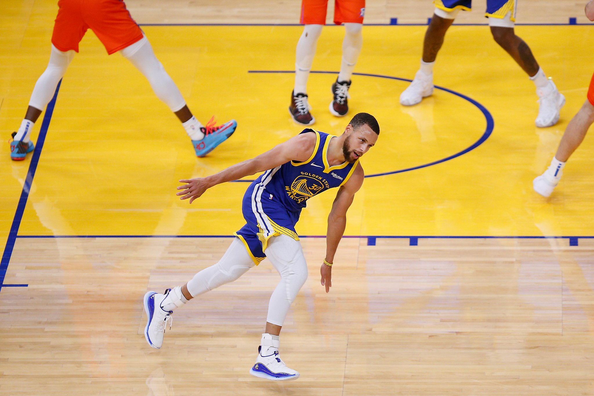 Stephen Curry's Jersey Is The NBA's Best-Seller – Footwear News