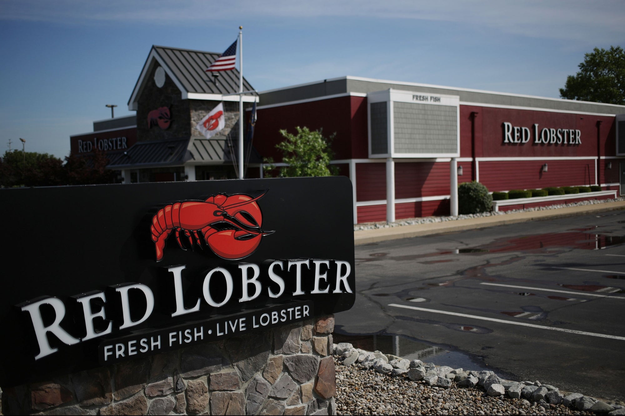 Red Lobster Accused Of False Advertising In Lawsuit Report [ 1333 x 2000 Pixel ]