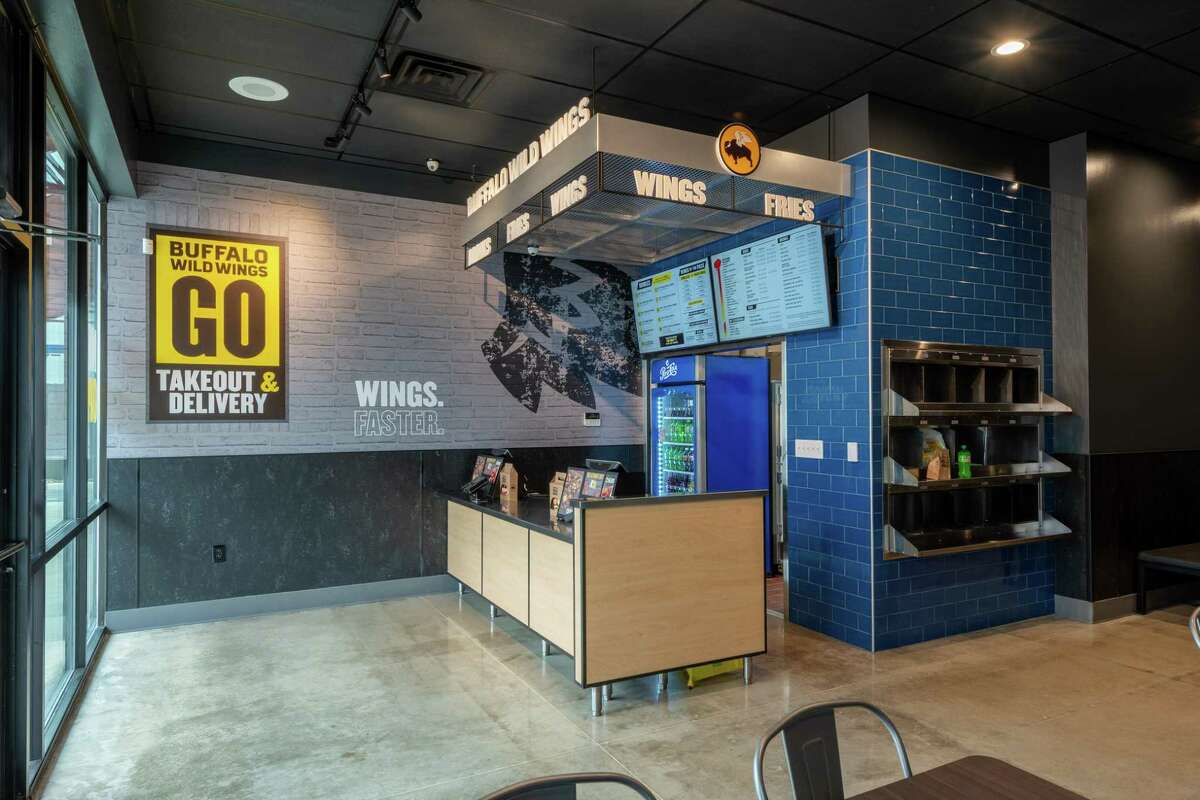 Uskyldig Slumber hensynsløs Buffalo Wild Wings brings takeout and delivery focused concept to new  Spring location