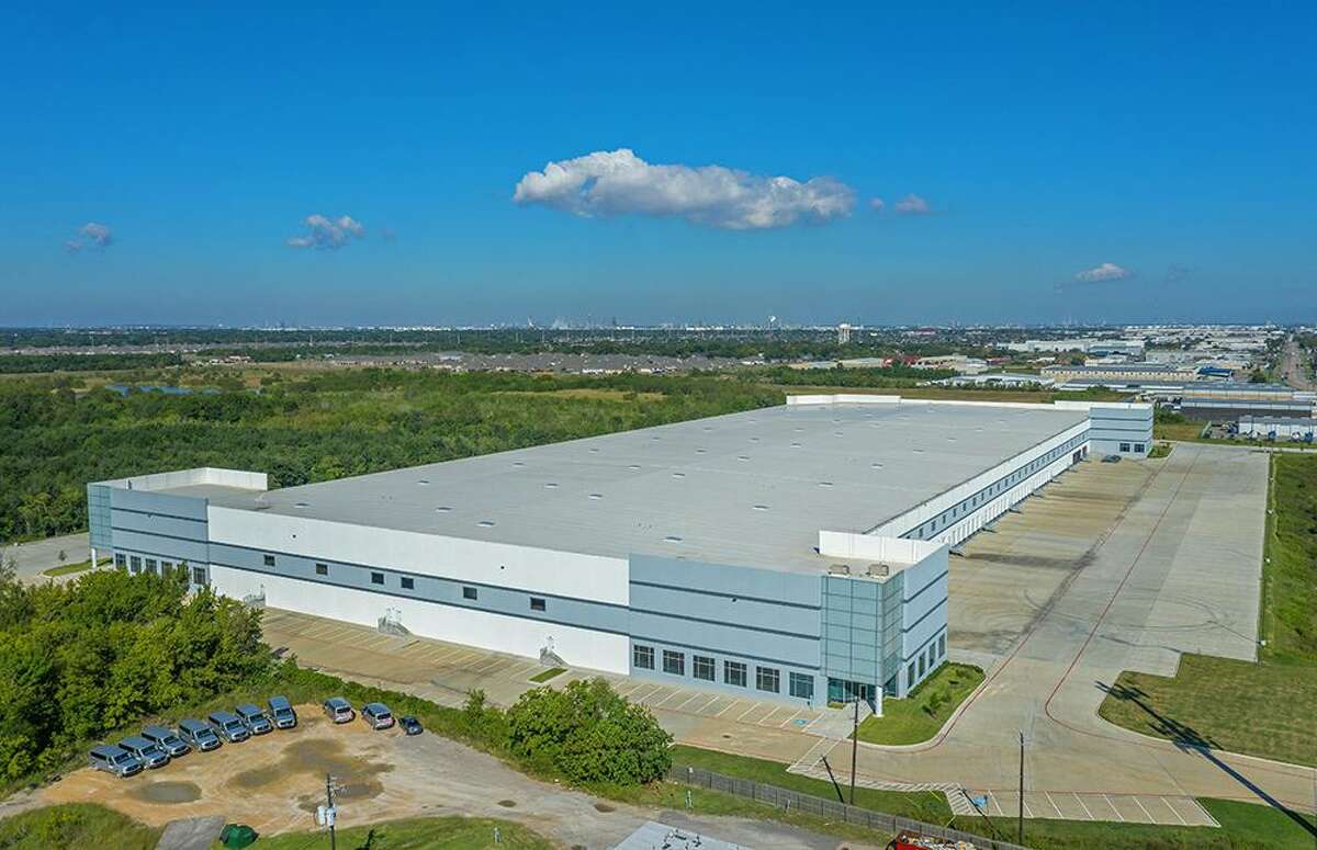 Lexington Realty Trust purchased a three building portfolio totaling 738,701 square feet near the Port of Houston, from Triten Real Estate Partners. The properties consist of Bayport North Logistics Center I and II Underwood Port Logistics Center.
