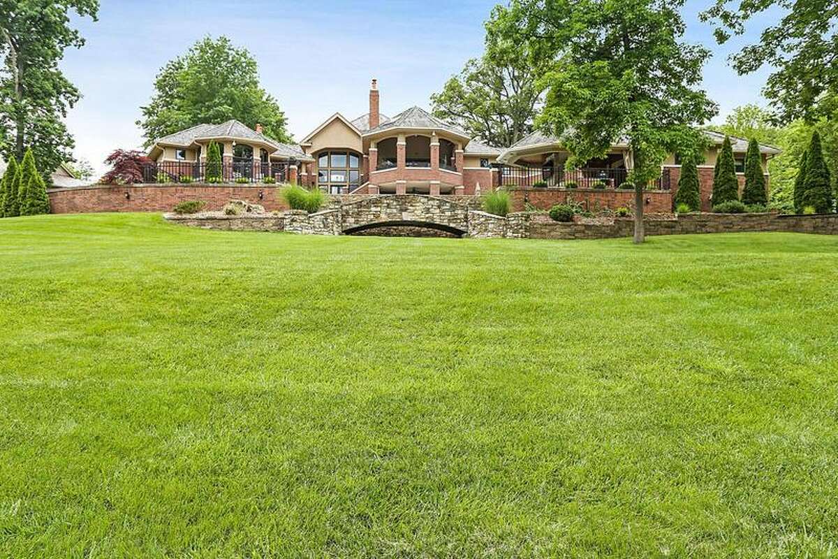 101 Brothers Ln, Edwardsville