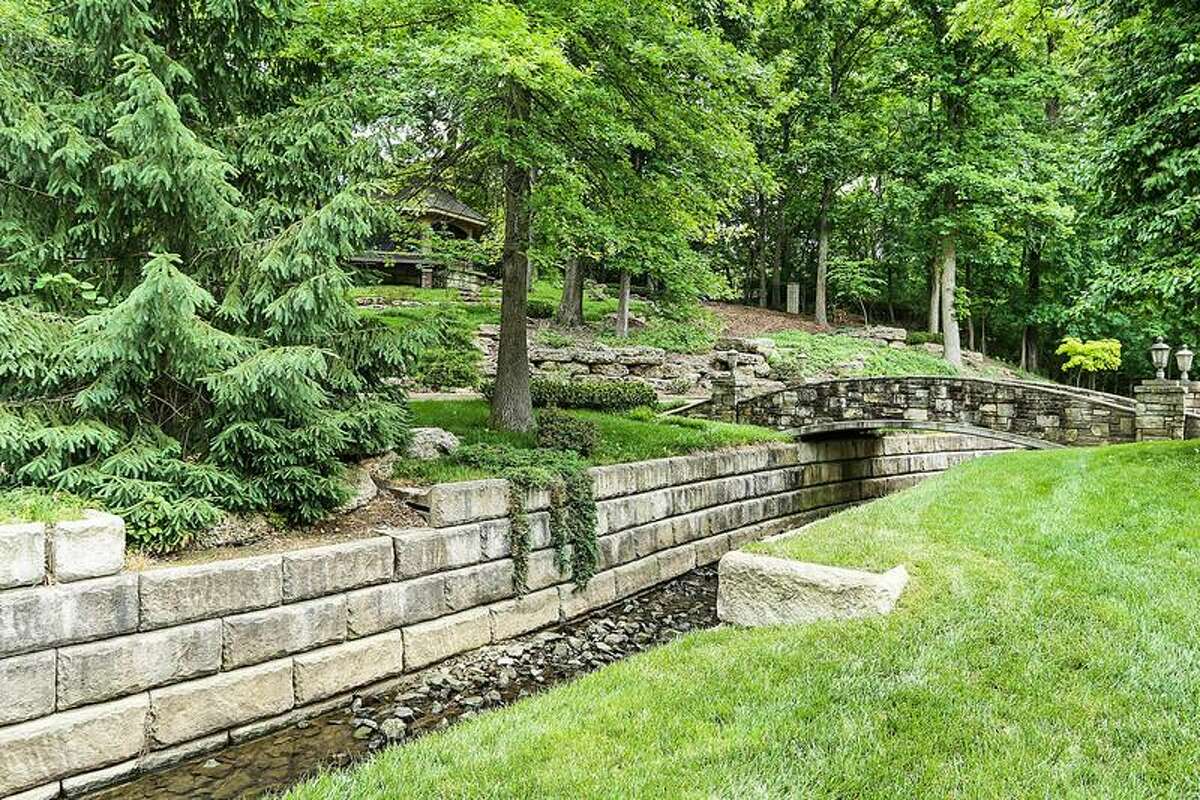 101 Brothers Ln, Edwardsville