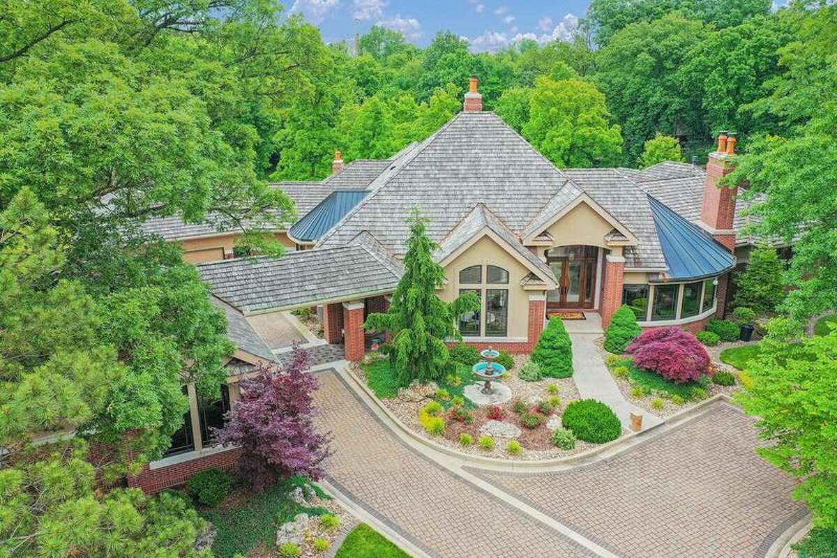 101 Brothers Ln, Edwardsville