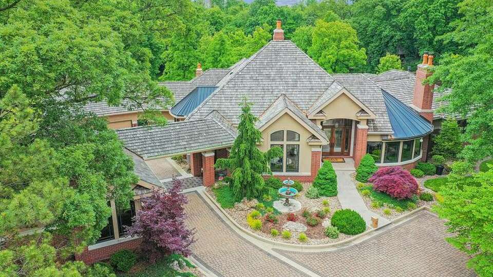 Guess how much this Edwardsville mansion on Friars Lane is going for?