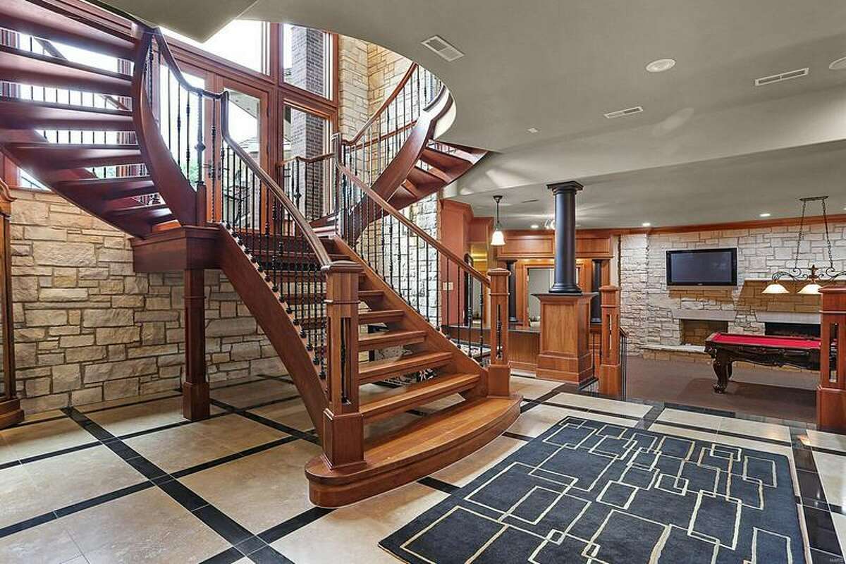 101 Brothers Ln, Edwardsville
