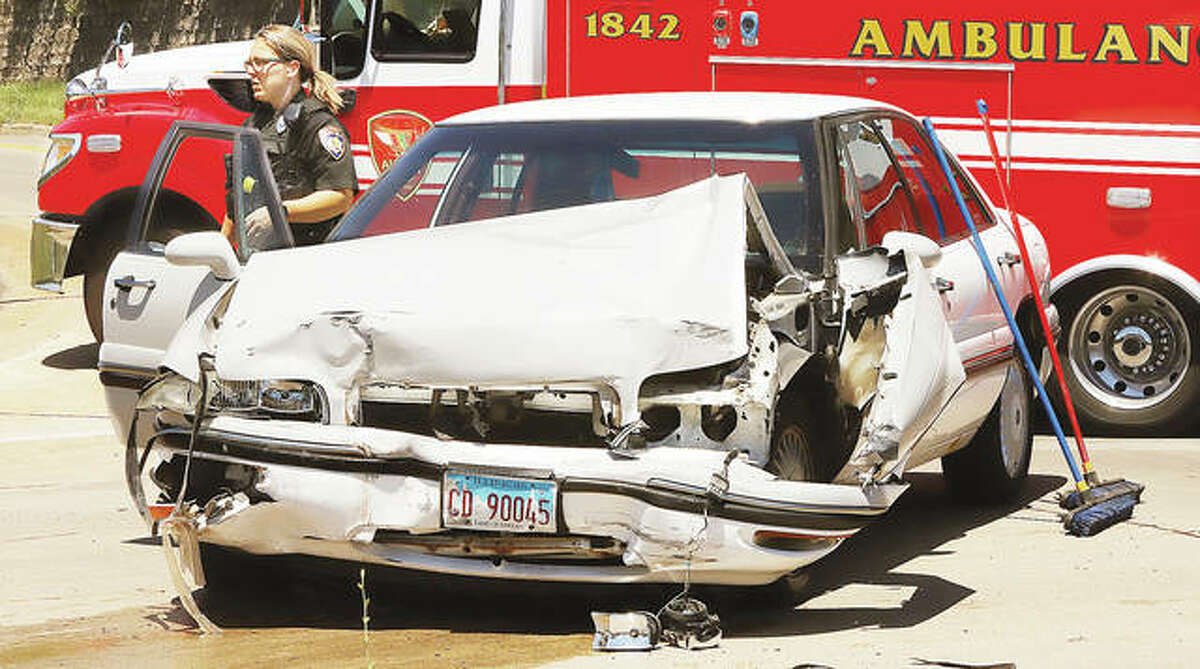 Three hurt in Alton accident