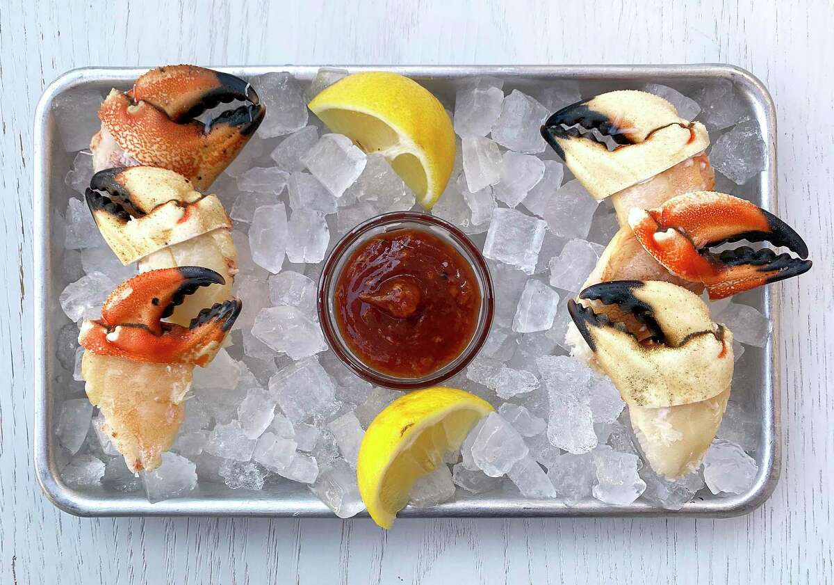 Review Little Em’s Oyster Bar brings a boutique glow to seafood in San