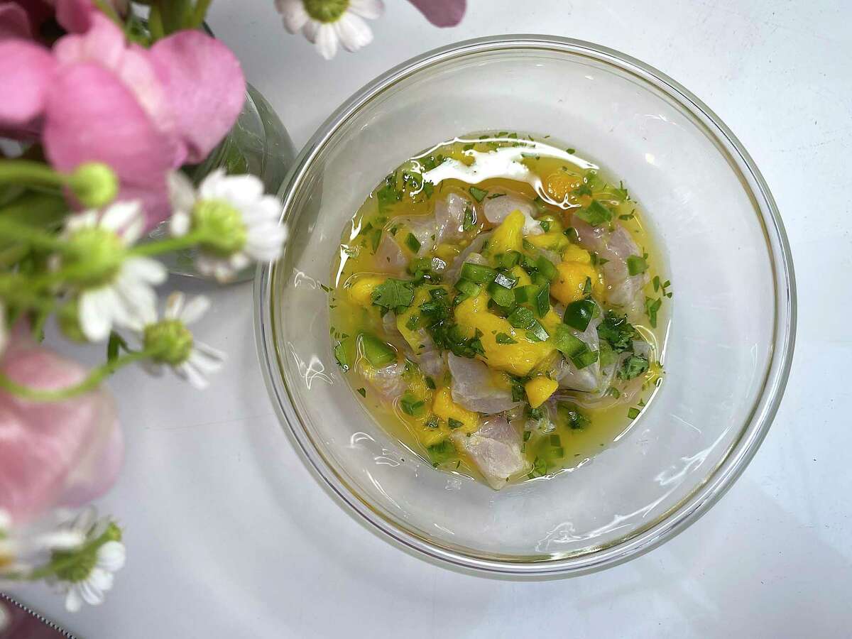 Review Little Em’s Oyster Bar brings a boutique glow to seafood in San