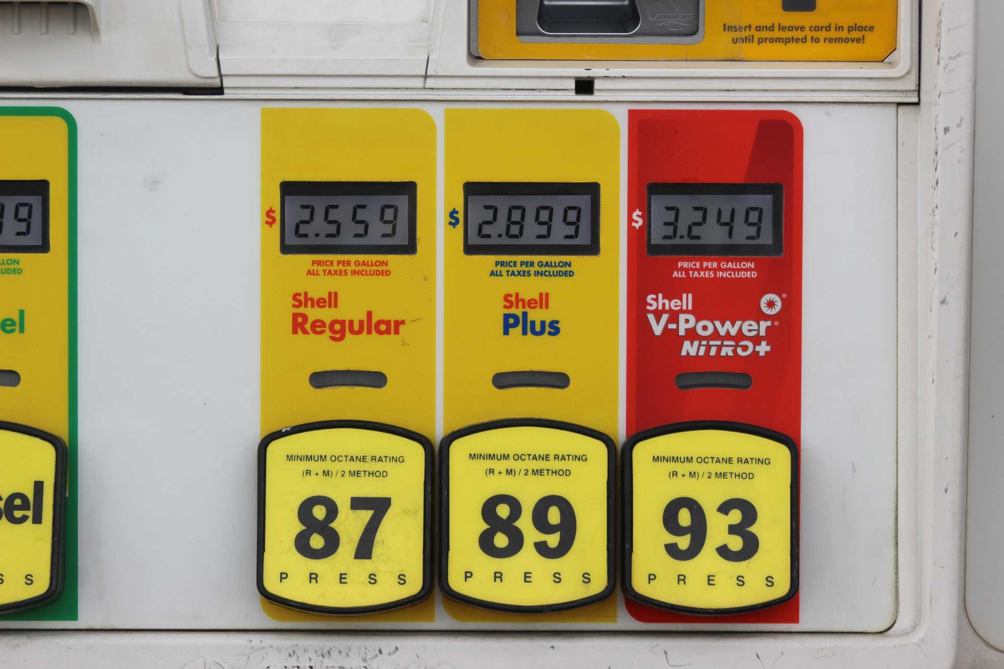 As gasoline prices rise, Biden has a problem at the pump