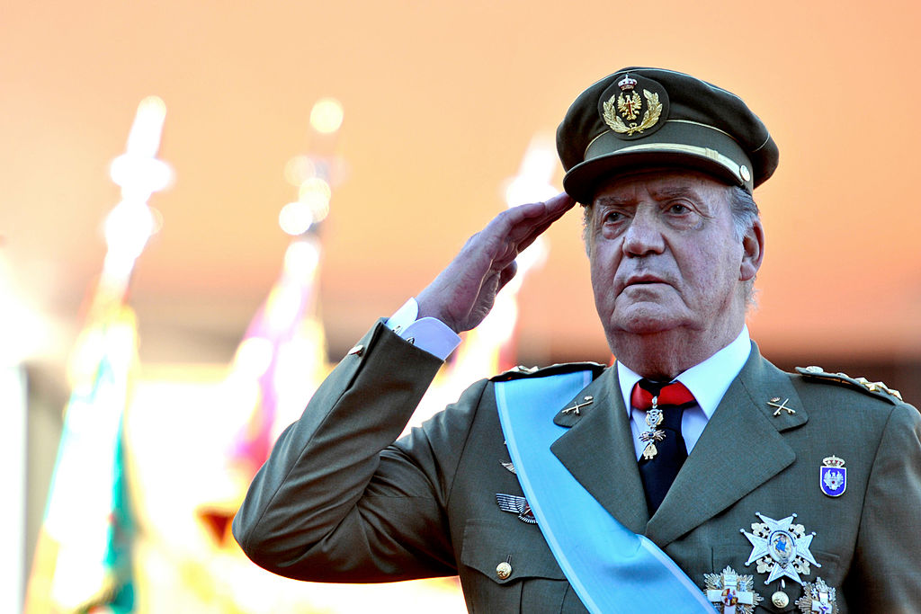 Is a Spanish Waiter the Long-Lost Son of King Juan Carlos? - Vimarsana News