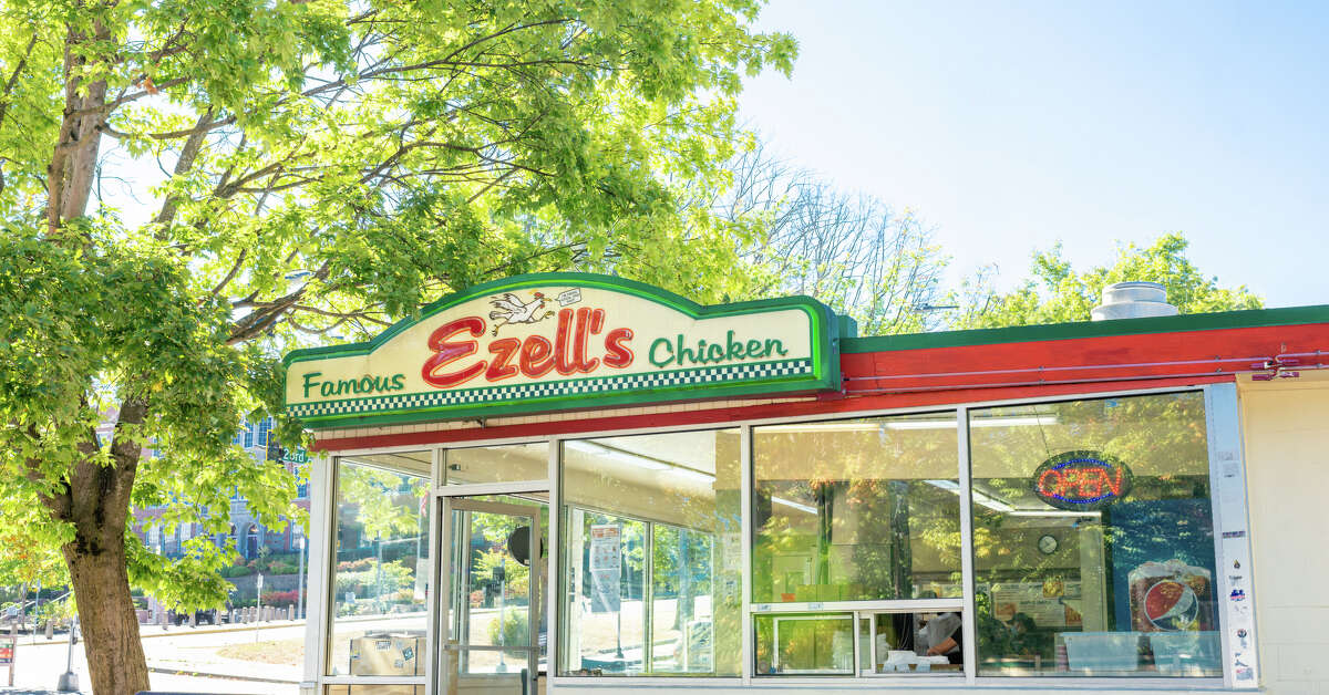 Ezell's Fried Chicken On Location Garfield Photoshoot