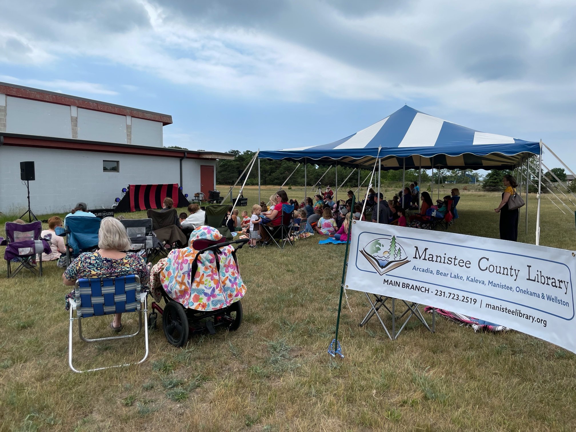 Manistee County Library hosts juggler at Wagoner Center