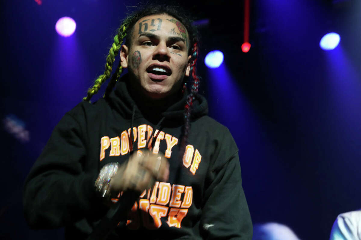 NEWARK, NJ - OCTOBER 28: 6ix9ine performs at 2018 Power105.1 Powerhouse NYC at Prudential Center on October 28, 2018 in Newark, New Jersey. (Photo by Johnny Nunez/WireImage)