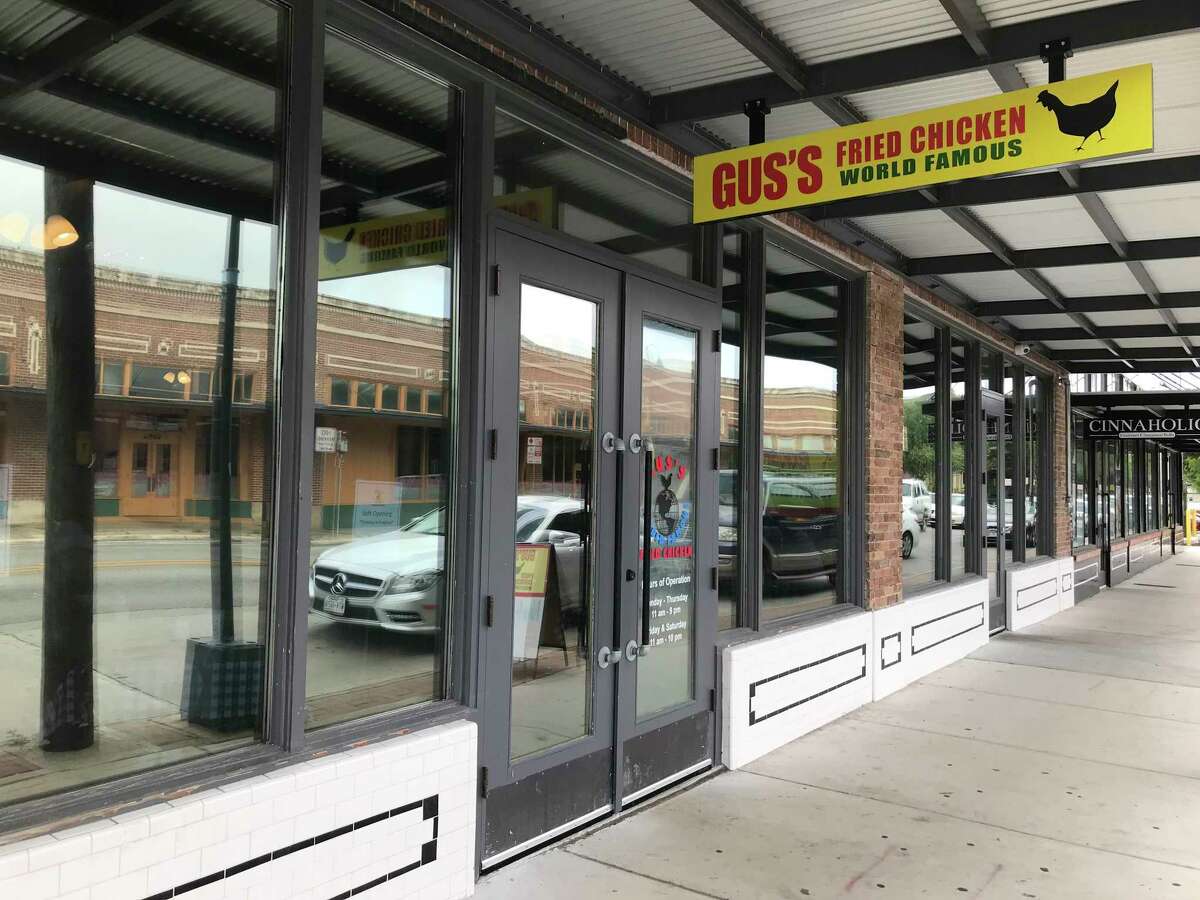 Gus’s World Famous Fried Chicken has some of the best fried chicken in