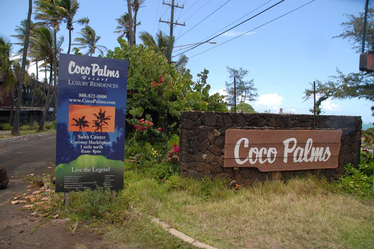 Une vue de l'entrée du Coco Palms Resort.