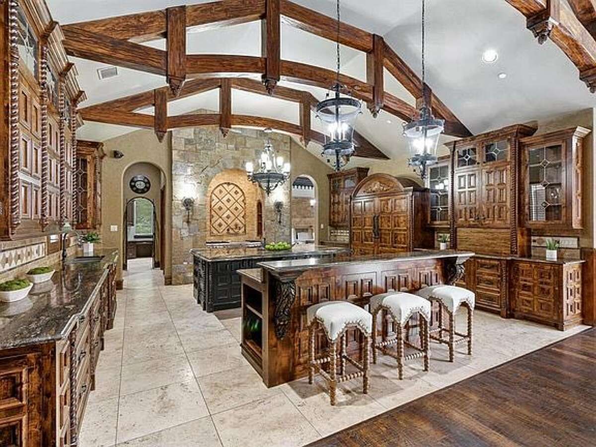 Not-so-rich Texans go crazy for Southlake castle on 'Zillow Gone Wild'