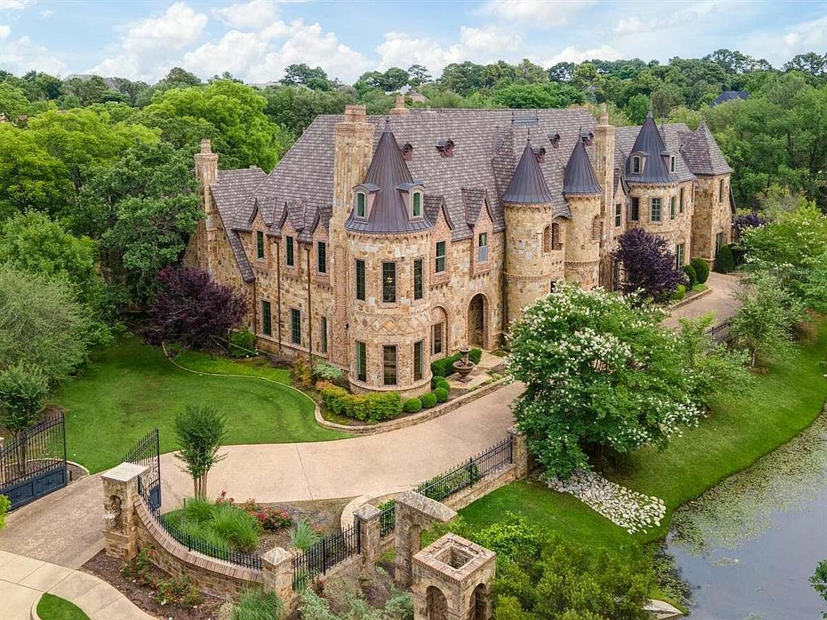 Notsorich Texans go crazy for Southlake castle on 'Zillow Gone Wild'