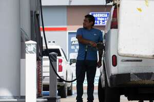Gasoline prices decline in Houston and nation
