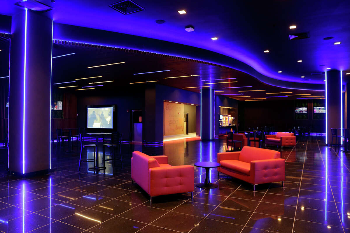 Why can't Houston get a new movie theater inside the Loop? The 'burbs