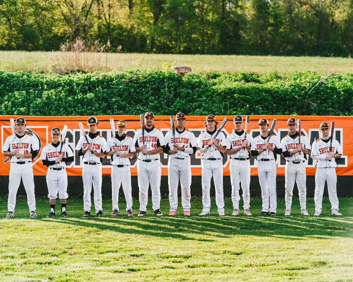 Shelton’s seniors led the way for coach Scott Gura. Connor Jensen, Ben Van Tine, Walker Toth, Tommy Peters, Shawn Smith, Anthony Steele, Spencer Keith, Max McLoughlin, Tommy Connery, Will Berardi and John Riccio helped the Gaels qualify for the Class LL state tournament.