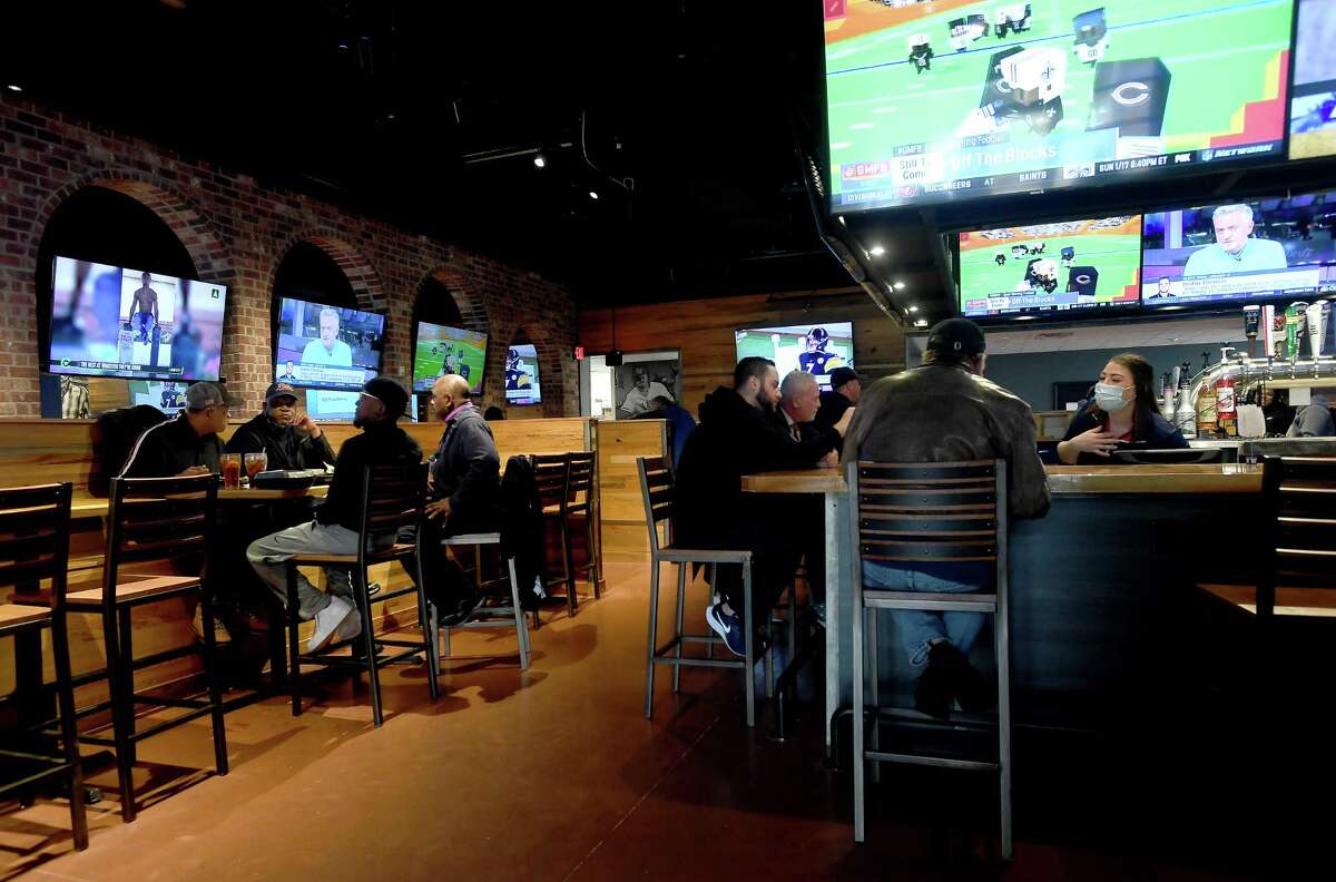 Louisiana's popular WalkOn's sports bar opening in Katy