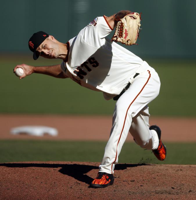 Giants reliever Tyler Rogers throws a pitch that defies gravity — or