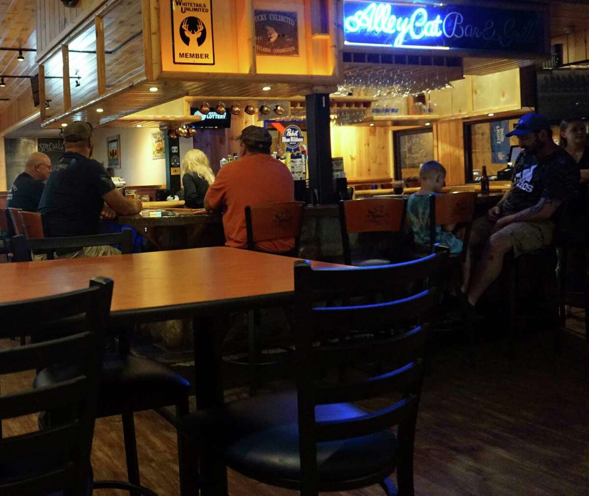 BUSINESS BUZZ: Alley Cat Bar & Grill rolls three experiences into one